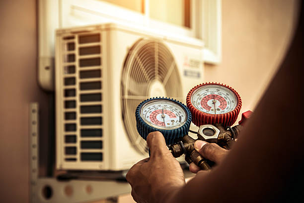 Professional Hvac technician working in North Highlands, CA